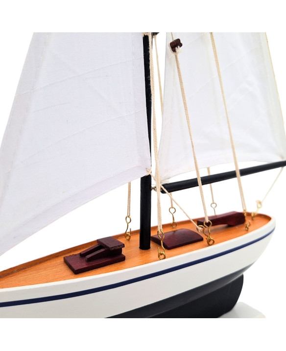 Model yacht, height 42 cm – MZ