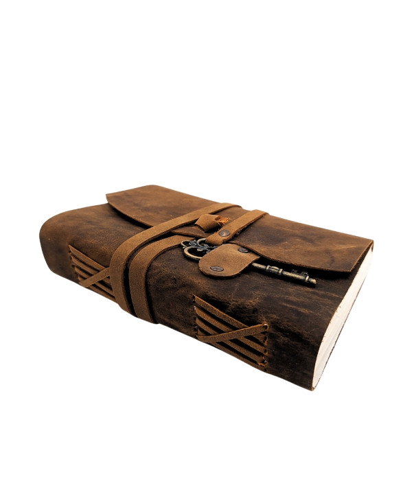 Retro Leather Notebook with Key and Strap, 200 pages, 18 x 13 cm - AH02