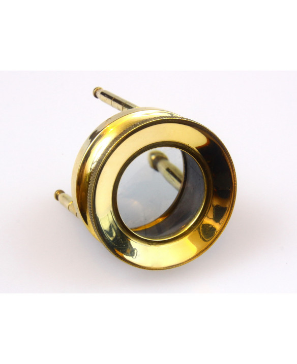 Magnifying glass with pouch