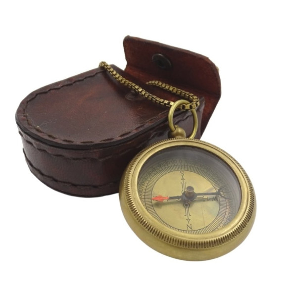 Stylowy Kompas Mosiężny z Łańcuszkiem w Skórzanym Etui - COM-0470A
