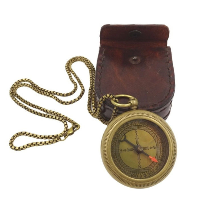 Stylowy Kompas Mosiężny z Łańcuszkiem w Skórzanym Etui - COM-0470A
