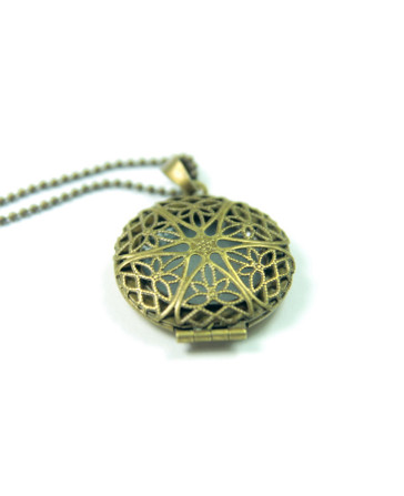 ALONE IN THE DARK - ROUND (BRONZE)