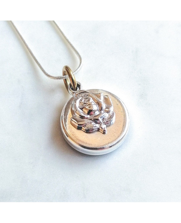 PENDANT – PIECES OF MYSELF – SCALES