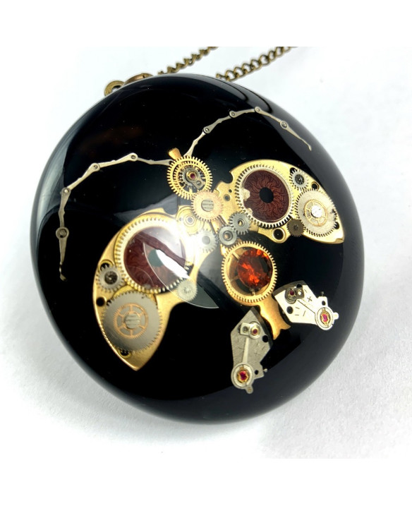 PENDANT - Eye See U - Moth III