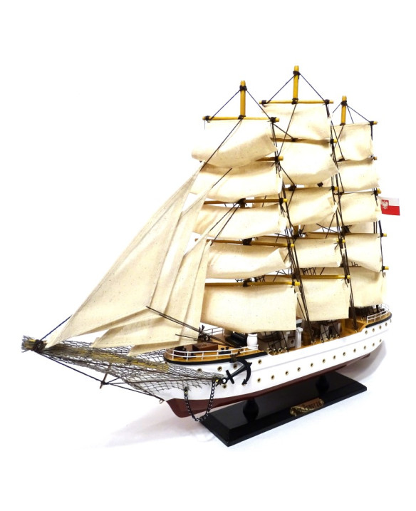 Model żaglowca Dar Pomorza 50cm - DARPOM50
