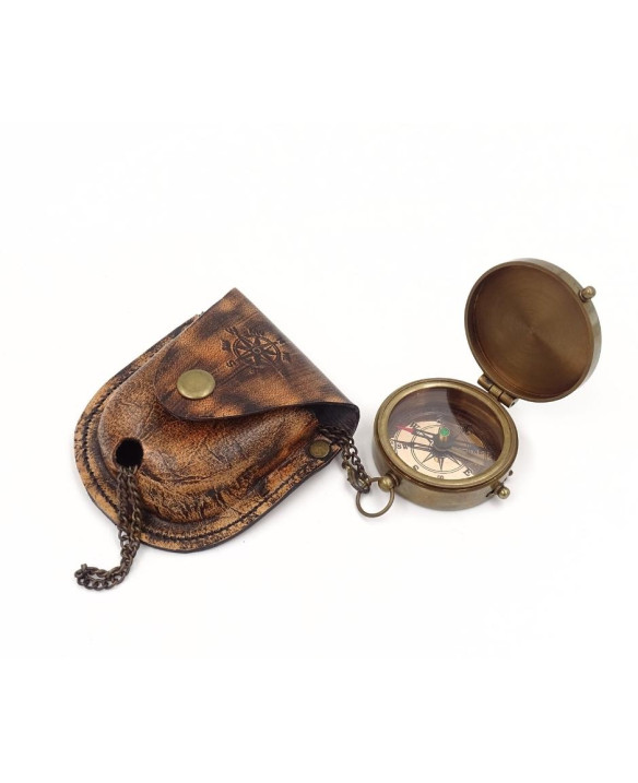 Folding compass with a chain in a leather case C-64