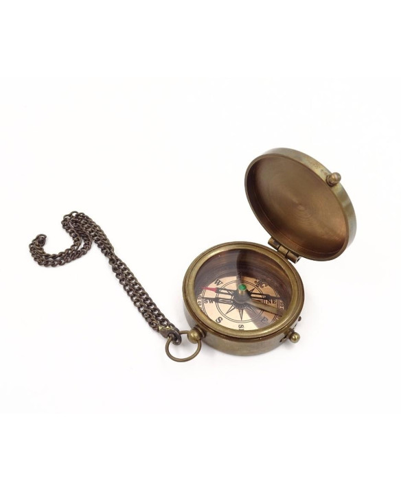 Folding compass with a chain in a leather case C-64