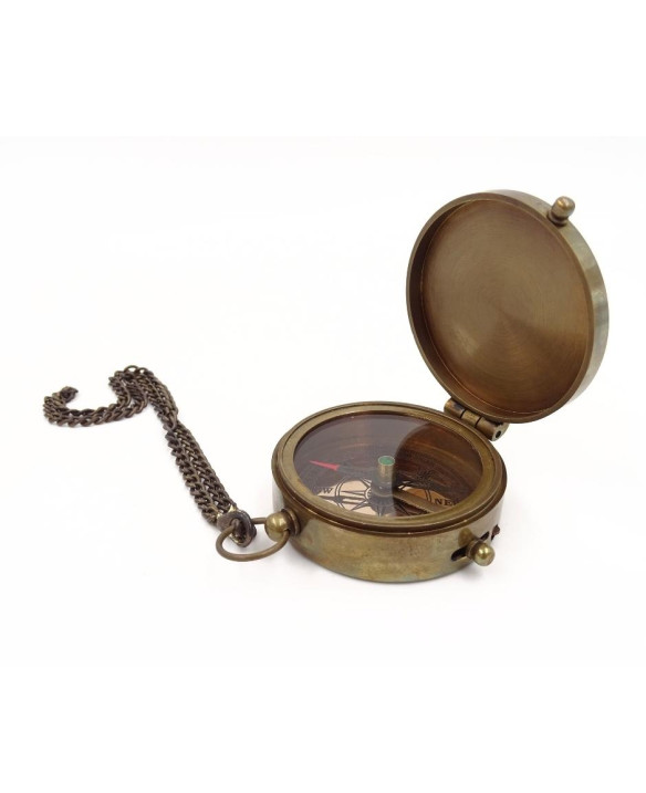 Folding compass with a chain in a leather case C-64