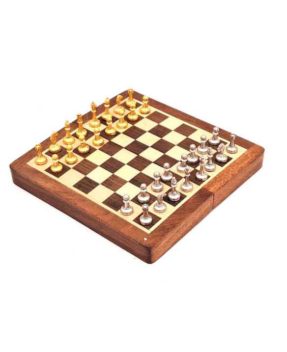 Magnetic brass chess set in a wooden box – 157