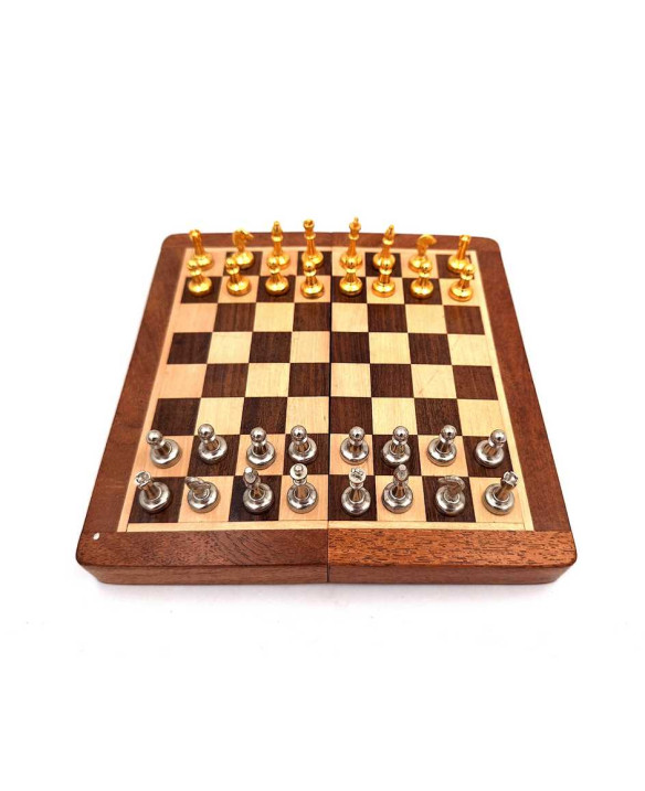 Magnetic brass chess set in a wooden box – 157
