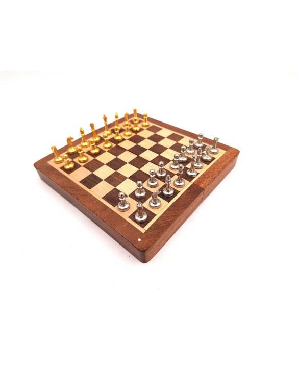 Magnetic brass chess set in a wooden box – 157